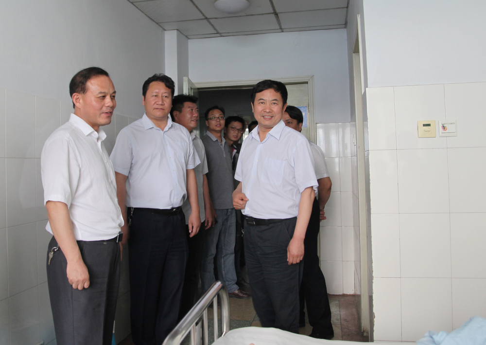 县医院院长和卫生局局长 lxpcnhfyb1.jpg