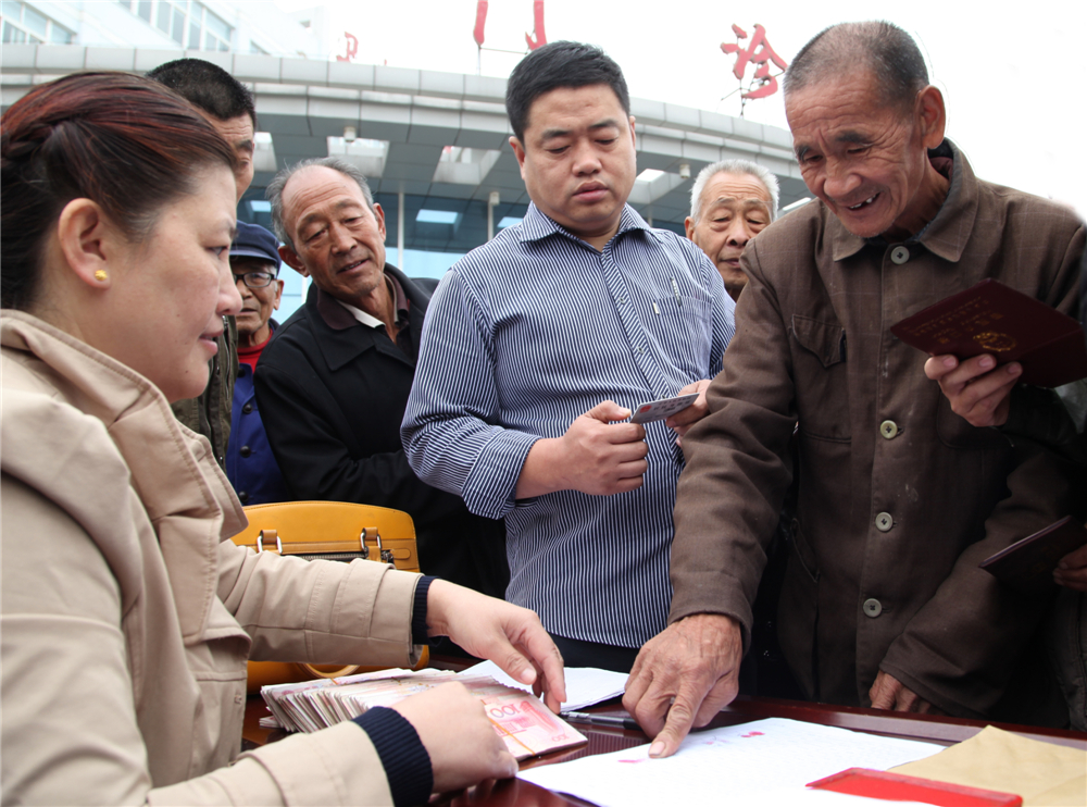 广东省人民医院_滑县人民医院业务收入(2)