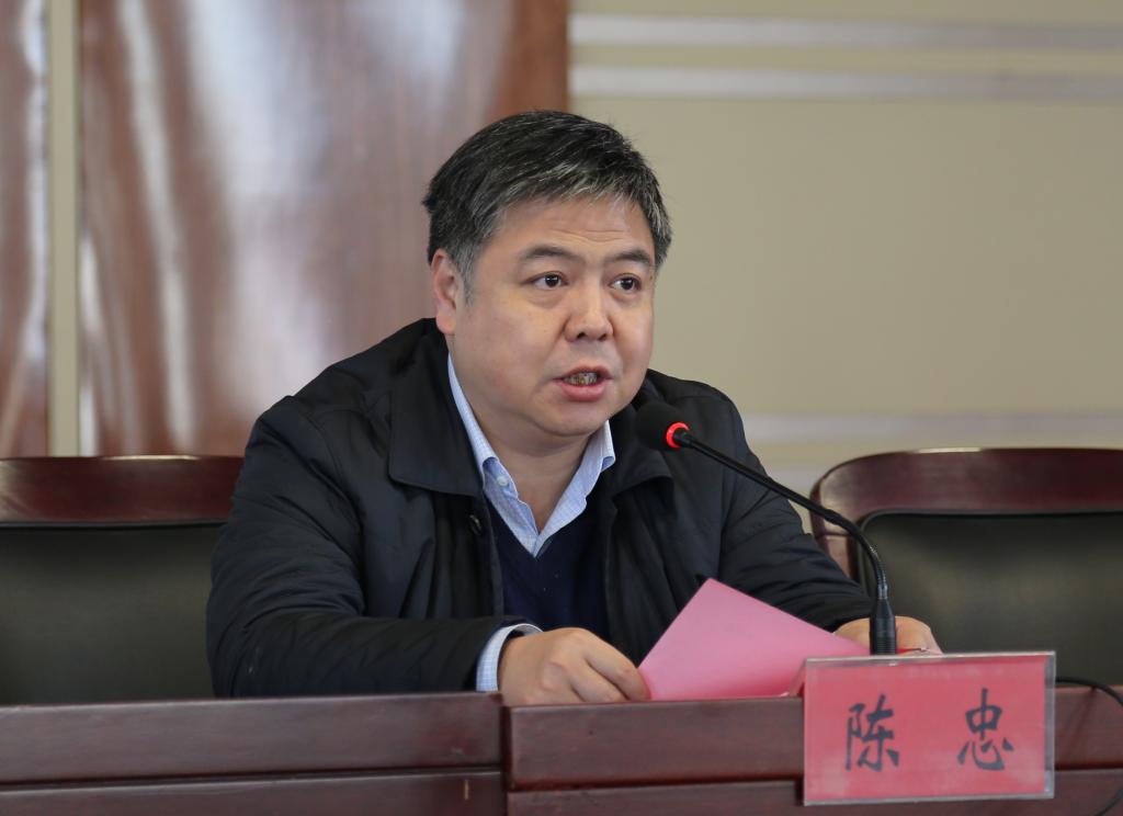 县委副书记、县长陈忠