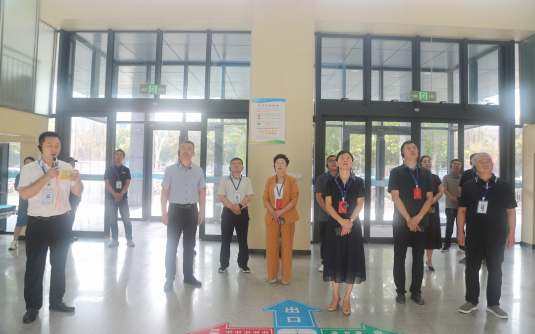 县人大常委会副主任王...
